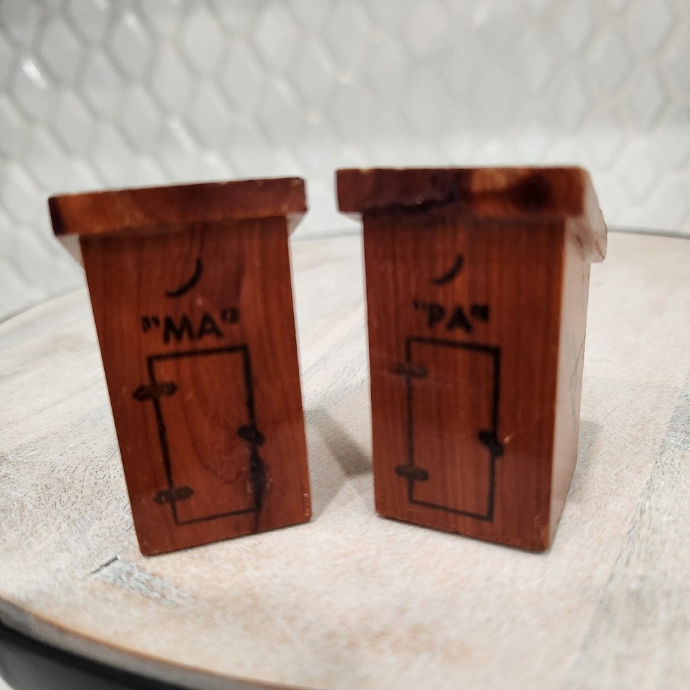 VTG Wood Ceramic Outhouse Salt Pepper Shakers‎ Ma Pa Boot Hill Dodge City Kansas